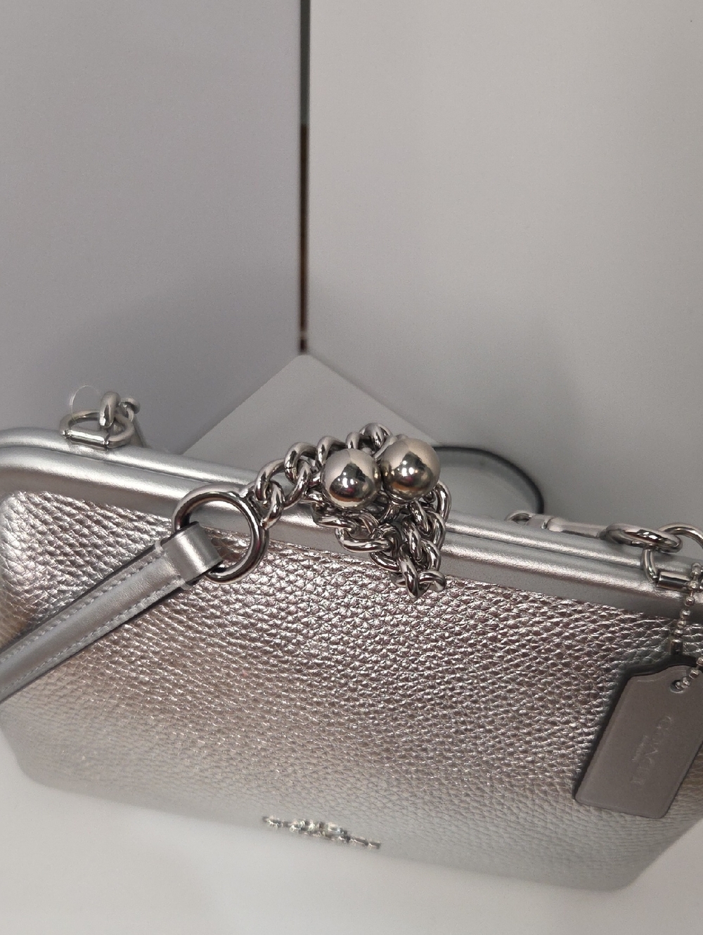 🩶▪️Coach▪️ ‼️Rare Sold Out‼️Metallic Nora  Silver Kisslock Wristlet Crossbody - Picture 7 of 11
